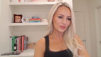 Officialelsa - lush in, vibe me :) 50tk pm // 44 spanks // 33 random vibe // 111 booty // 177 tease // tip menu on share