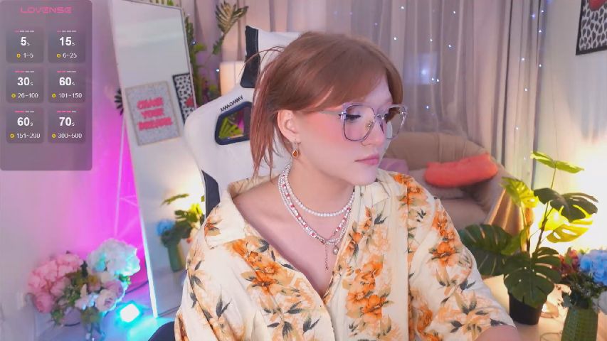 CrazyWine's MyFreeCams show and profile