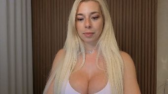 New32FTits - Ask about PVT! :) 200 = Big Tits Vid!!! / 900 = Striptease / 1875 = Top off + orgasm / 2000 = PM + Snap + 10 vids! / 150 = Pussy or Ass Flash