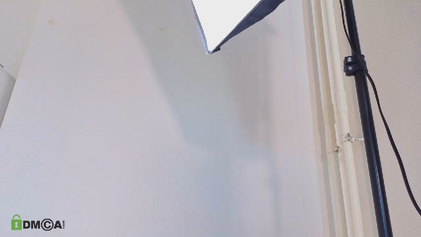 Milly_Saint's MyFreeCams show and profile