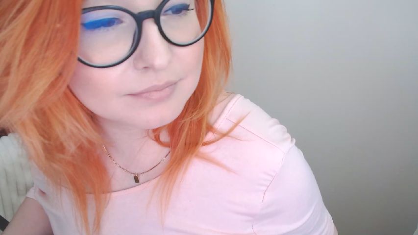 EvaStar19's MyFreeCams show and profile