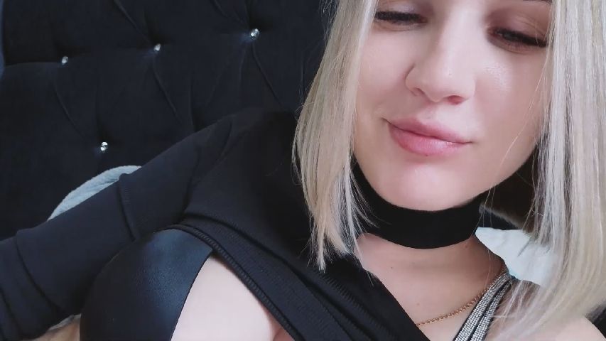 Nicole_1286's MyFreeCams show and profile