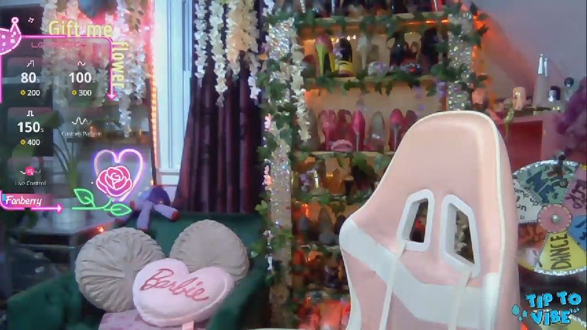 Solesticia's MyFreeCams show and profile