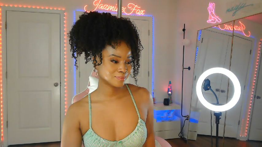 Jazminefox online image