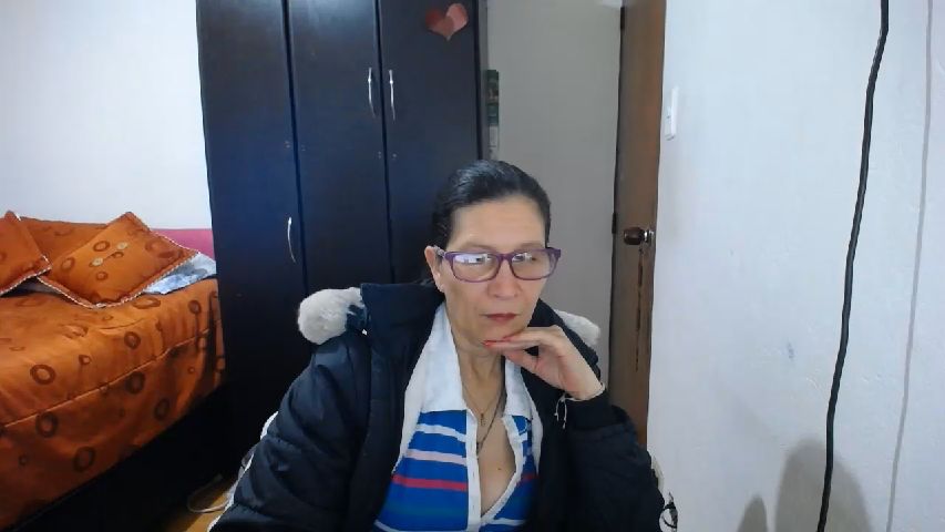 Latin__mature live