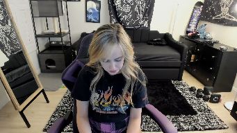 Princesslunar - findomwheel-100| Lips-80| snap-999|add/pm-200|clubs/goals on share| onlyfans:princesslunarr