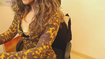 office_secret - Only in one place can you see a mild elegant woman turn into a tiger! Im at my office ,My Lush is ON,Its a good way to get my attention