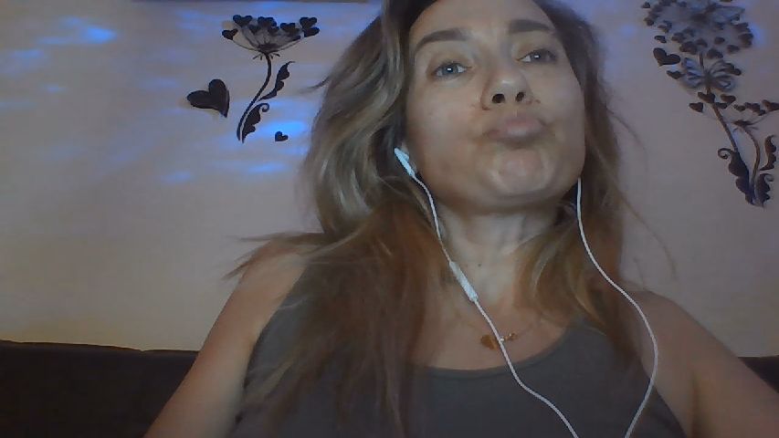 SassyOwl live