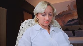 NataliBitton - 88/77/66my special levels that gets me in a hotter mood!Try them on and lets see if u think u can make me cum?