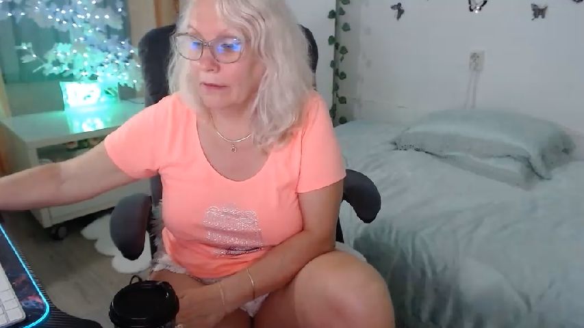 Trude666 live
