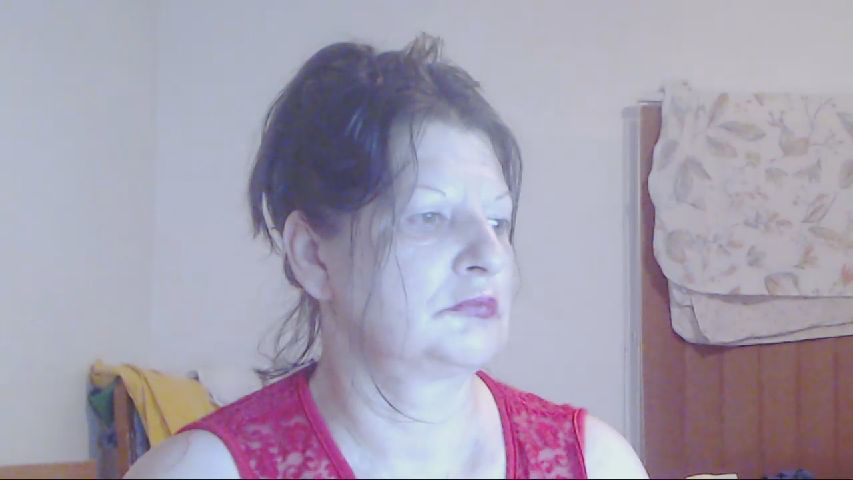 ExtasyMature's MyFreeCams show and profile