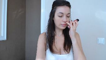 Eva_Eldis - Welcome here guys! xxx🎀Lets have fun today!💕 If you just want to chat come and feel my energy