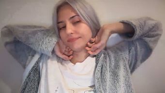 LLuckyGirl - Hi)/like me 34/love me 54/smile 100/kiss 18/stand up 69/open cam 150/Tpvt/pvt/group/snap 888/be my hero 96/make me happy 777/miss me 40