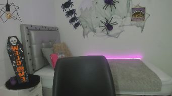 andreagarciat - WELCOME GUYS! ON 250 TOKENS 10 MIN DOMI 3 MIN 60 TOEKSN