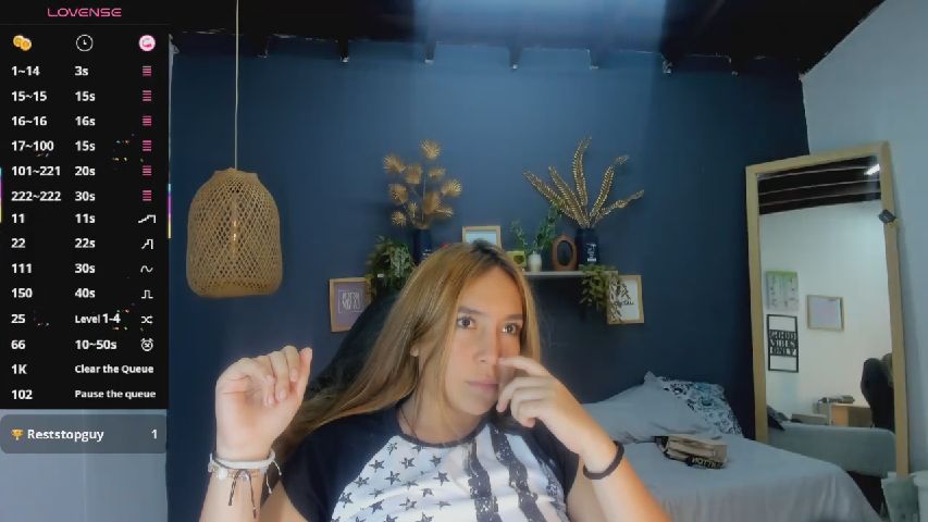 Romina_turner's MyFreeCams show and profile
