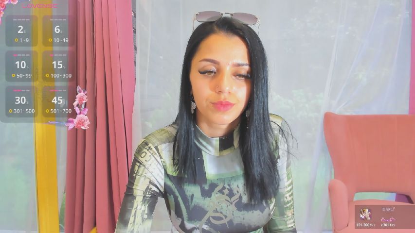 Sarah_blake's MyFreeCams show and profile