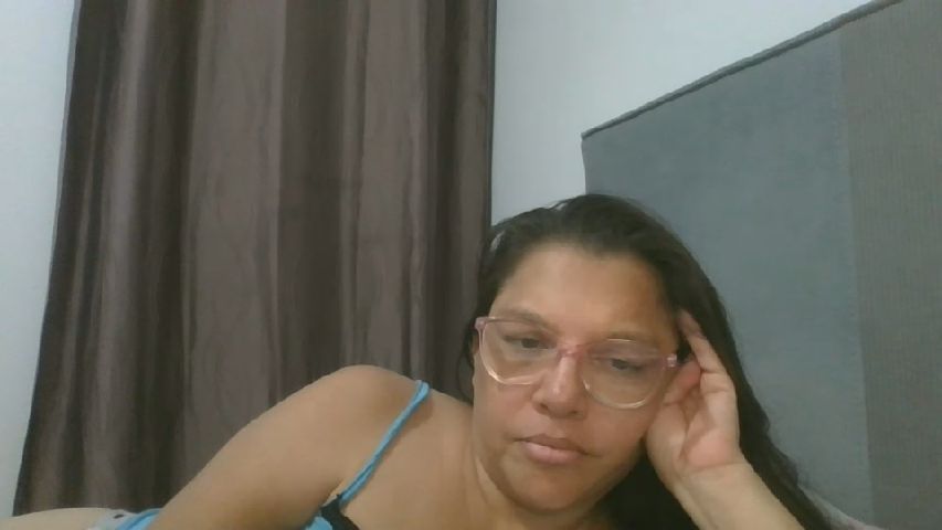 SweetLola01's MyFreeCams show and profile