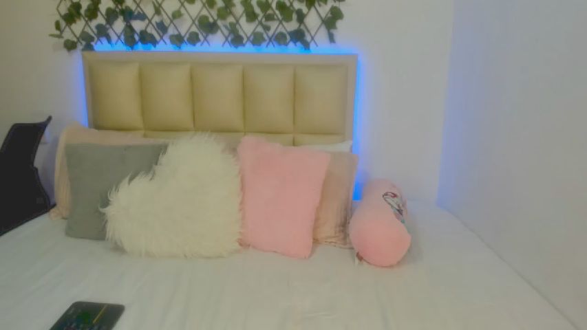 kyleesophia online image