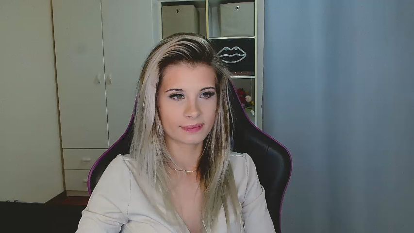 Live Stream of KristineLips