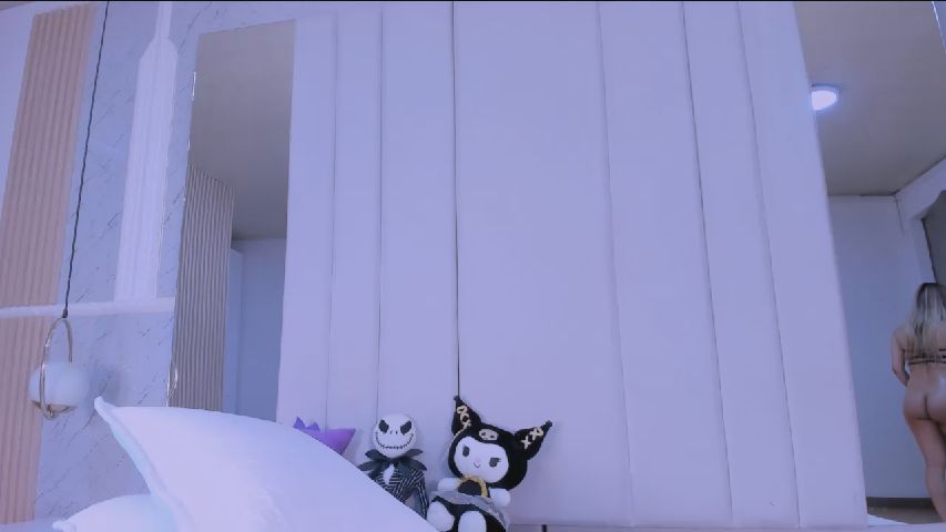 VesperVelvet online image