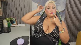 Giianellacox - You want me to be your favorite mature, my hairy pussy will be yours, fuck me..