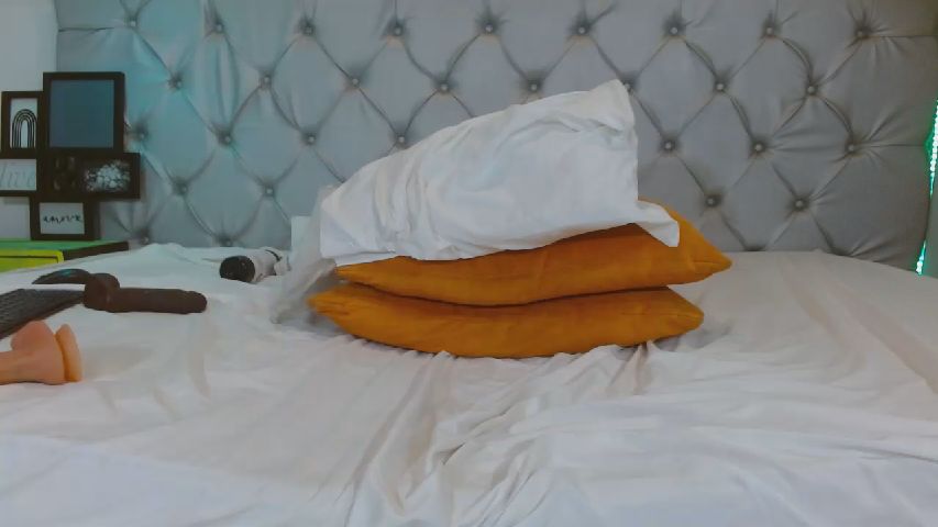 IvorySelene online image