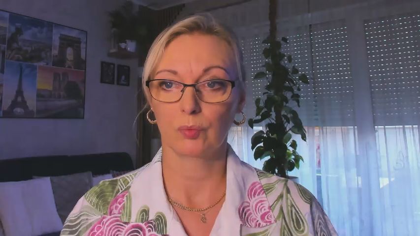 STARvanessa1's MyFreeCams show and profile