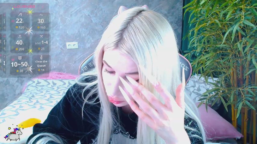 Alison_Moonli live