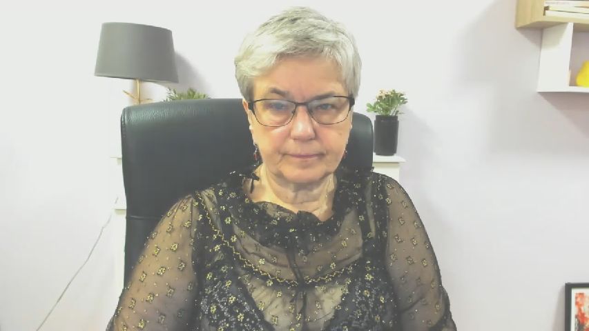 Mature_Iris live