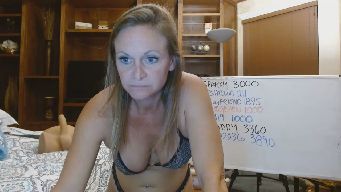 Autumn_Blonde - 920 Topless! 69 Spin & Win* 550 a yr of snapchat* Lush on* Pvts on* see whiteboard for raffle and tip menu* Pre order my sexy 2027 Calendar for 1111