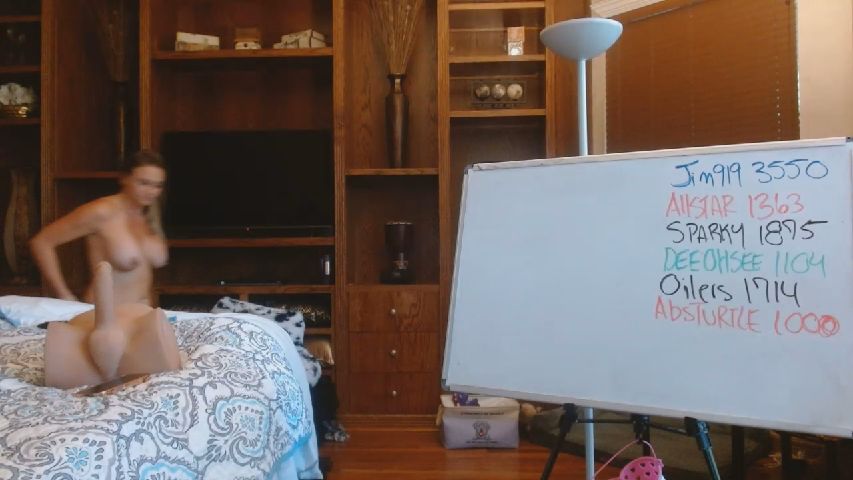Autumn_Blonde's MyFreeCams show and profile
