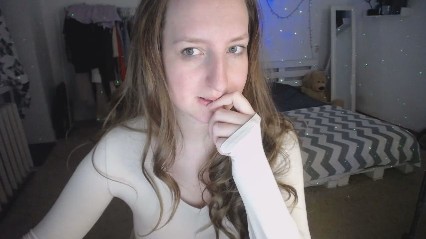 BubbleQueeen's MyFreeCams show and profile