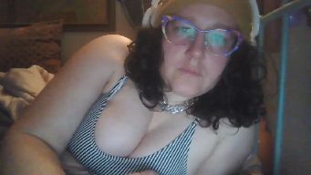 Rickyhwmoan - Thicc Busty Natural - 440 until my tits are out for the rest of the show
