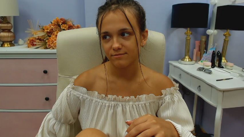 SexyEmily69 live