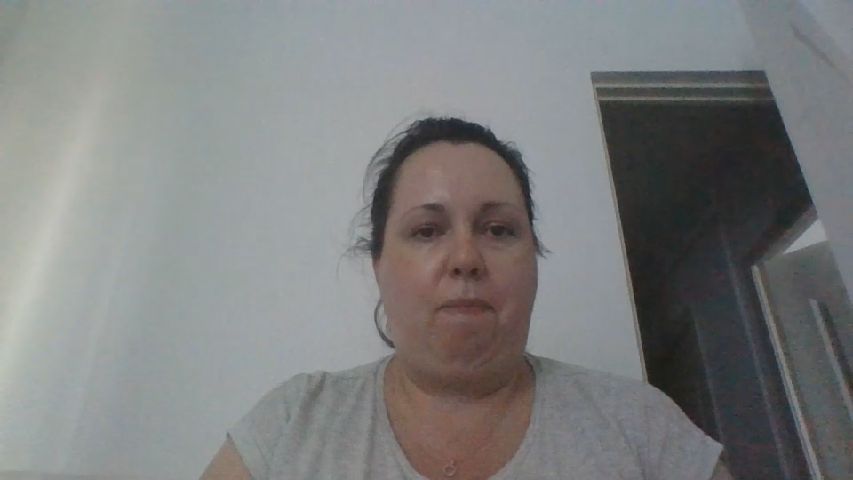 RoxannePhon's MyFreeCams show and profile