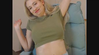 Miss_Sylvia - Every one of your tokens makes me touch my pussy PVT ON LOVENSE ON