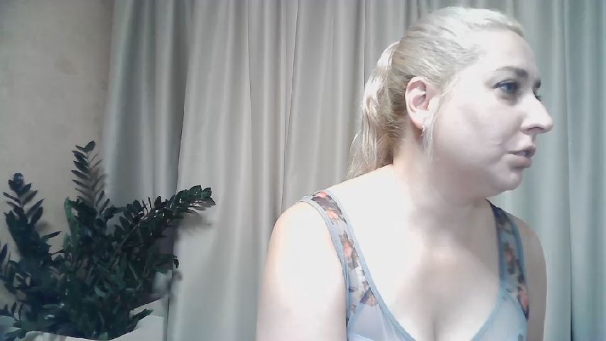 Mariskakiska's MyFreeCams show and profile