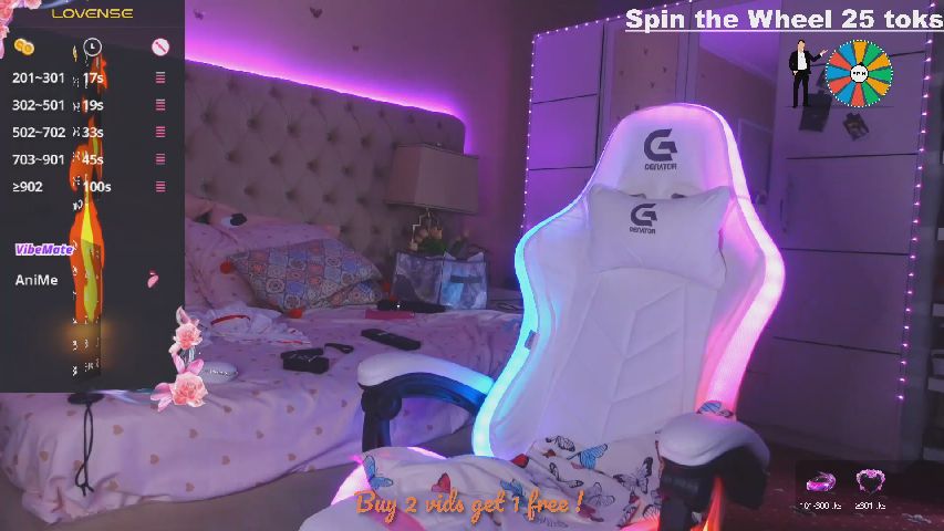 AliciaRey's MyFreeCams show and profile