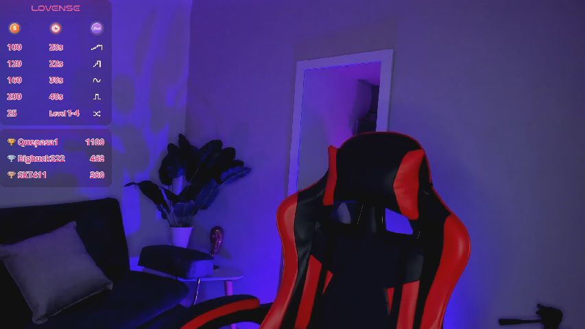 ZoeValencia's MyFreeCams show and profile