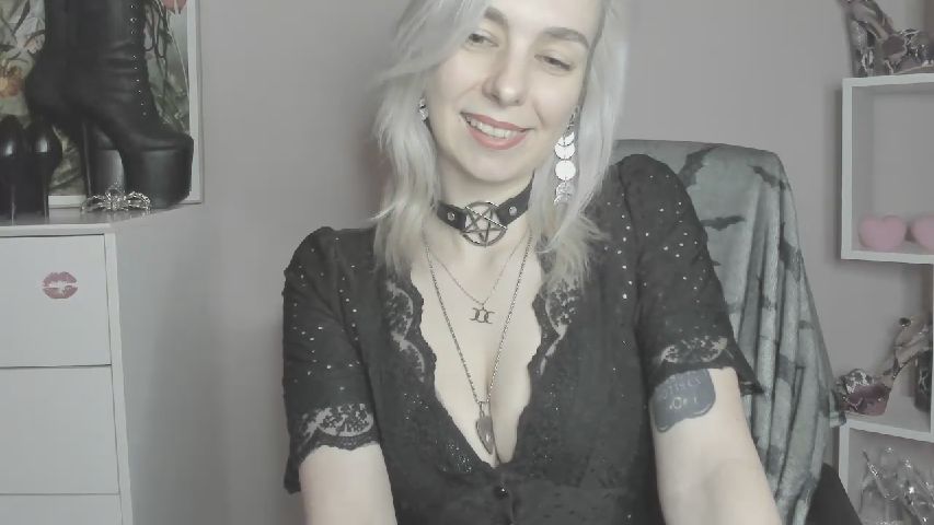 Freeanne live
