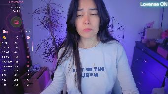 LunaLuneraa - Kiss me and Feel me so slow 111 tokens left --> Monthly Goal : [none] tokens left: One-month fan club membership for contributors