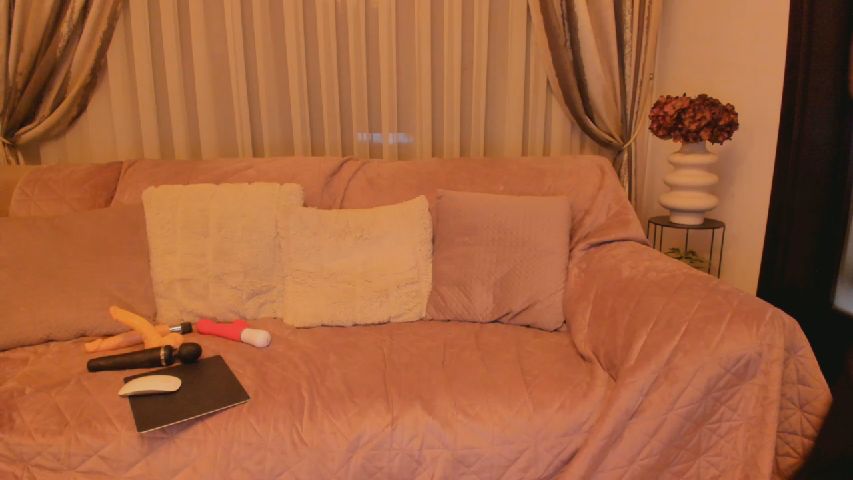 EveMusette's MyFreeCams show and profile