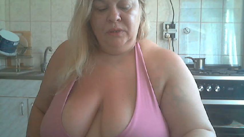 ButterflyLady's MyFreeCams show and profile
