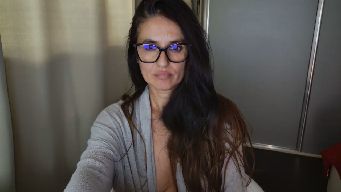 DANIELLE - Hi-)robe off countdown~ Love TPvt with You! Lush ON@Link Control 777! Love me 11-22-33-333-3333! Snap 500! C2C Judging 100! All tips bring pleasure xx