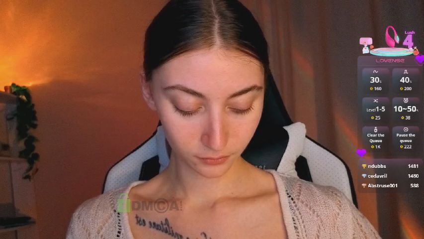 Lady_Curls live