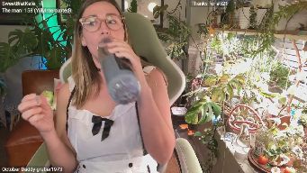 sweetbratkate - Naughty maid 871 to take off the outfit/ leave on theapron and edge for 5 minutes
