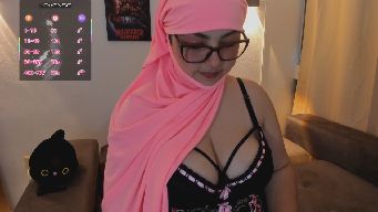 sweet_leia - 777 make me happy|55 Spank|72Boobs|99 Spread pussy|150Naked|teams800|500snap|200C2C play toguether!|900 anal|222 fingers in pussy|ControlFreePVT