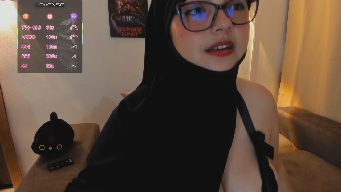 sweet_leia - 0 make me happy|55 Spank|72Boobs|99 Spread pussy|150Naked|teams800|500snap|200C2C play toguether!|900 anal|222 fingers in pussy|ControlFreePVT