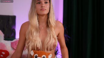 Ella_Eden - Hottest lady on your screen !! 485 untill I burn the clothes off !